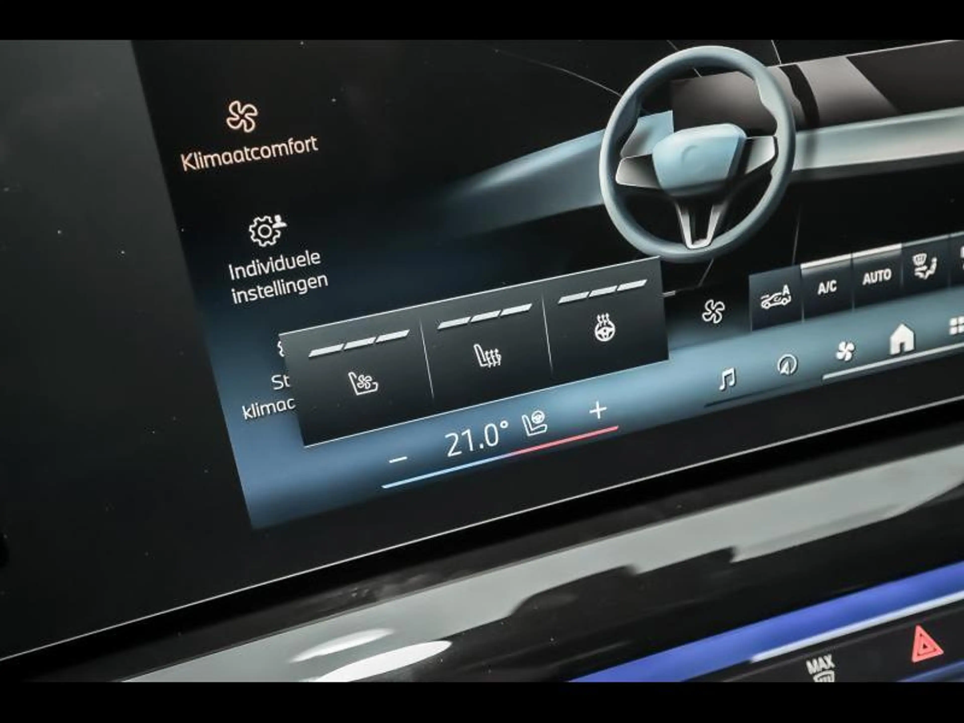 BMW i5 xDrive40 Touring — photo 13
