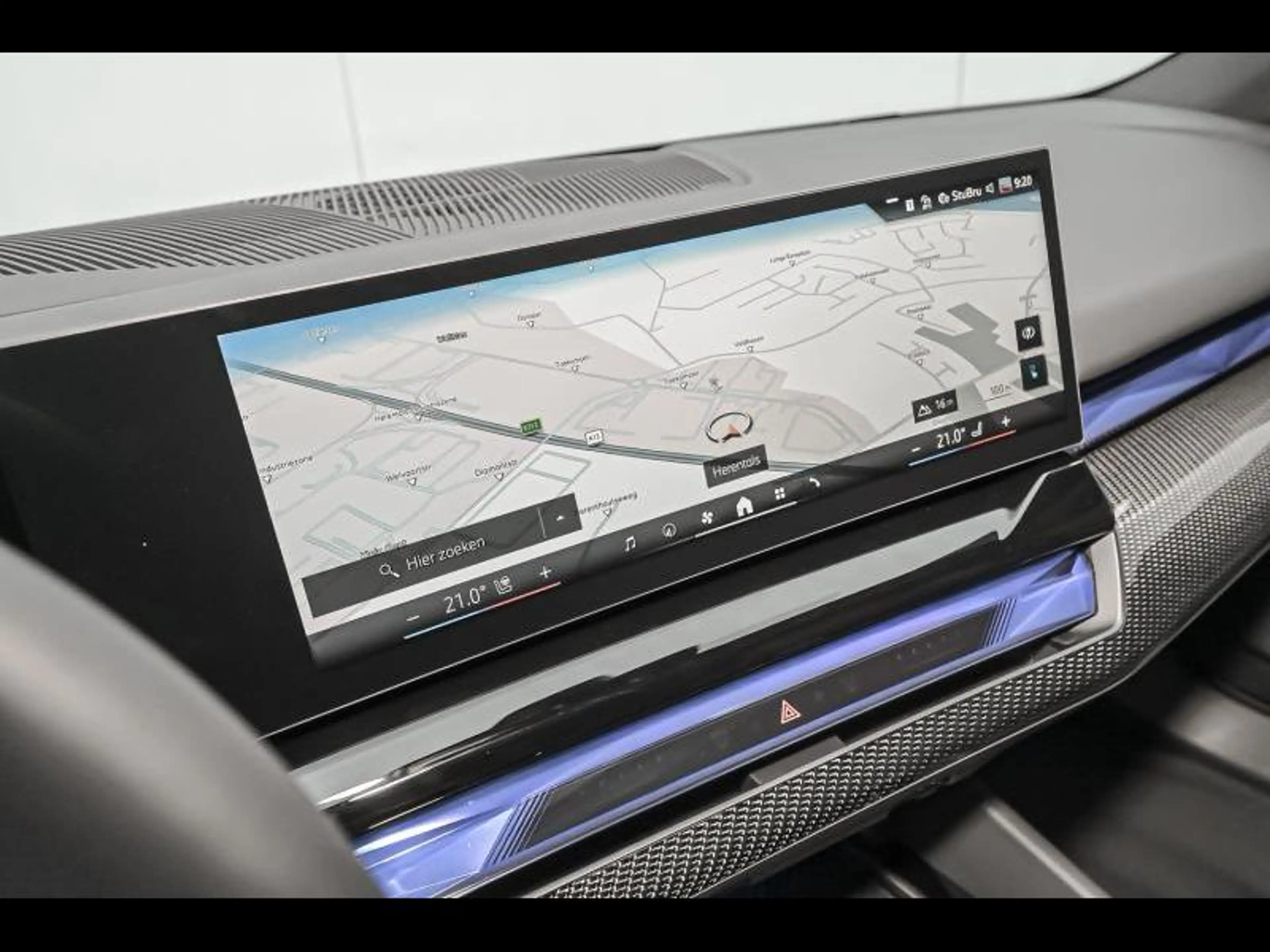 BMW i5 xDrive40 Touring — photo 14