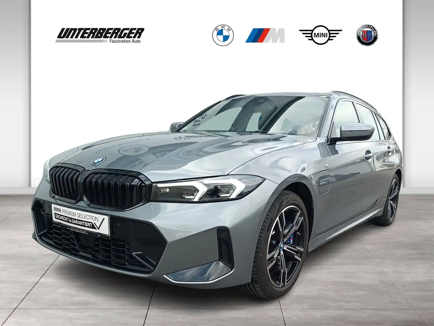 BMW 330 e xDrive Touring M Sport Head-Up ACC HK adapt. LED Šedá - 1