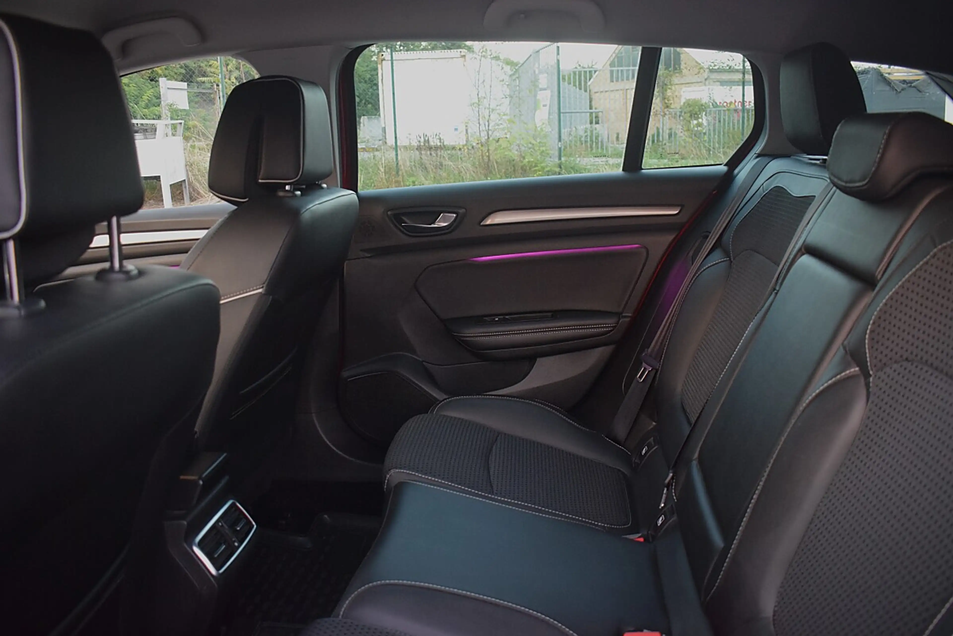 Renault Megane Mégane Megane IV 1.3 TCe 140 Grandtour BOSE-Edi... — photo 10