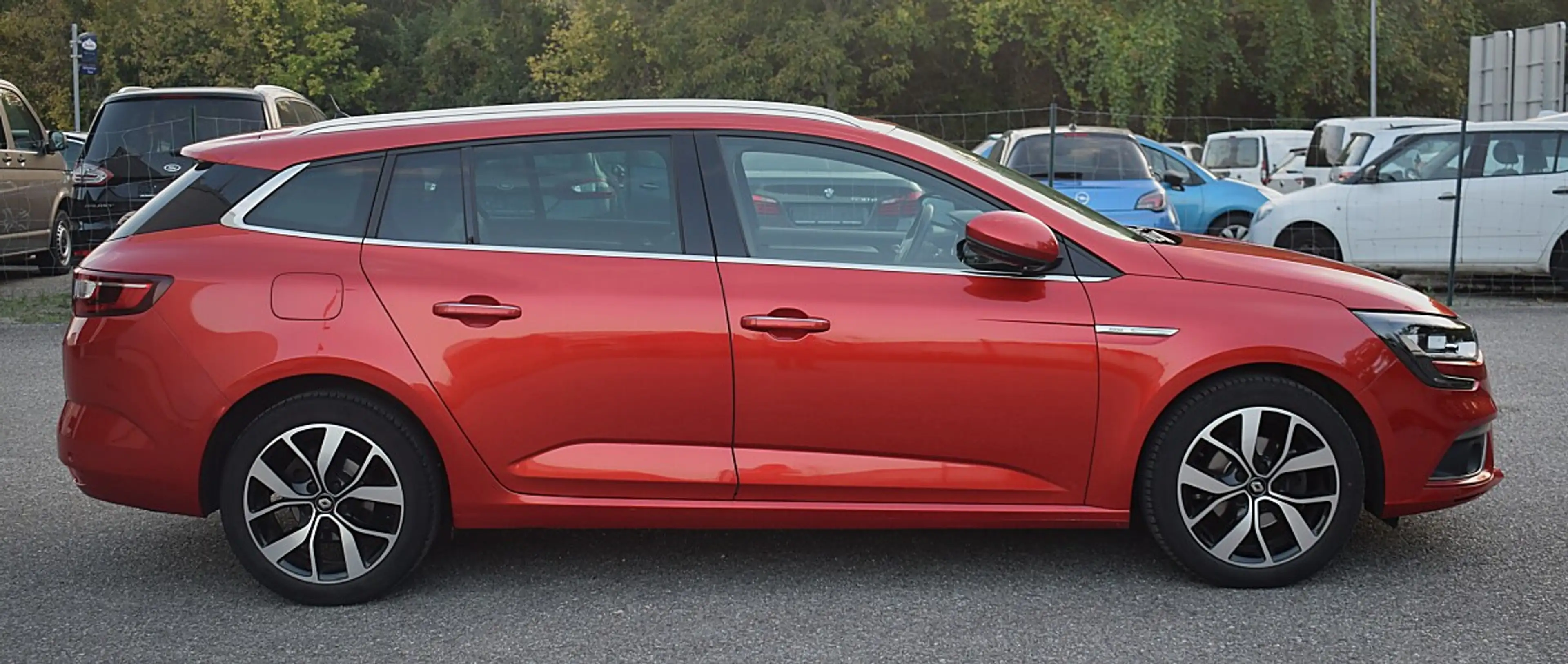 Renault Megane Mégane Megane IV 1.3 TCe 140 Grandtour BOSE-Edi... — photo 4