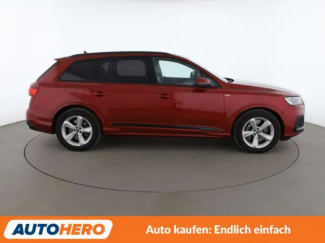 Audi Q7 view 7
