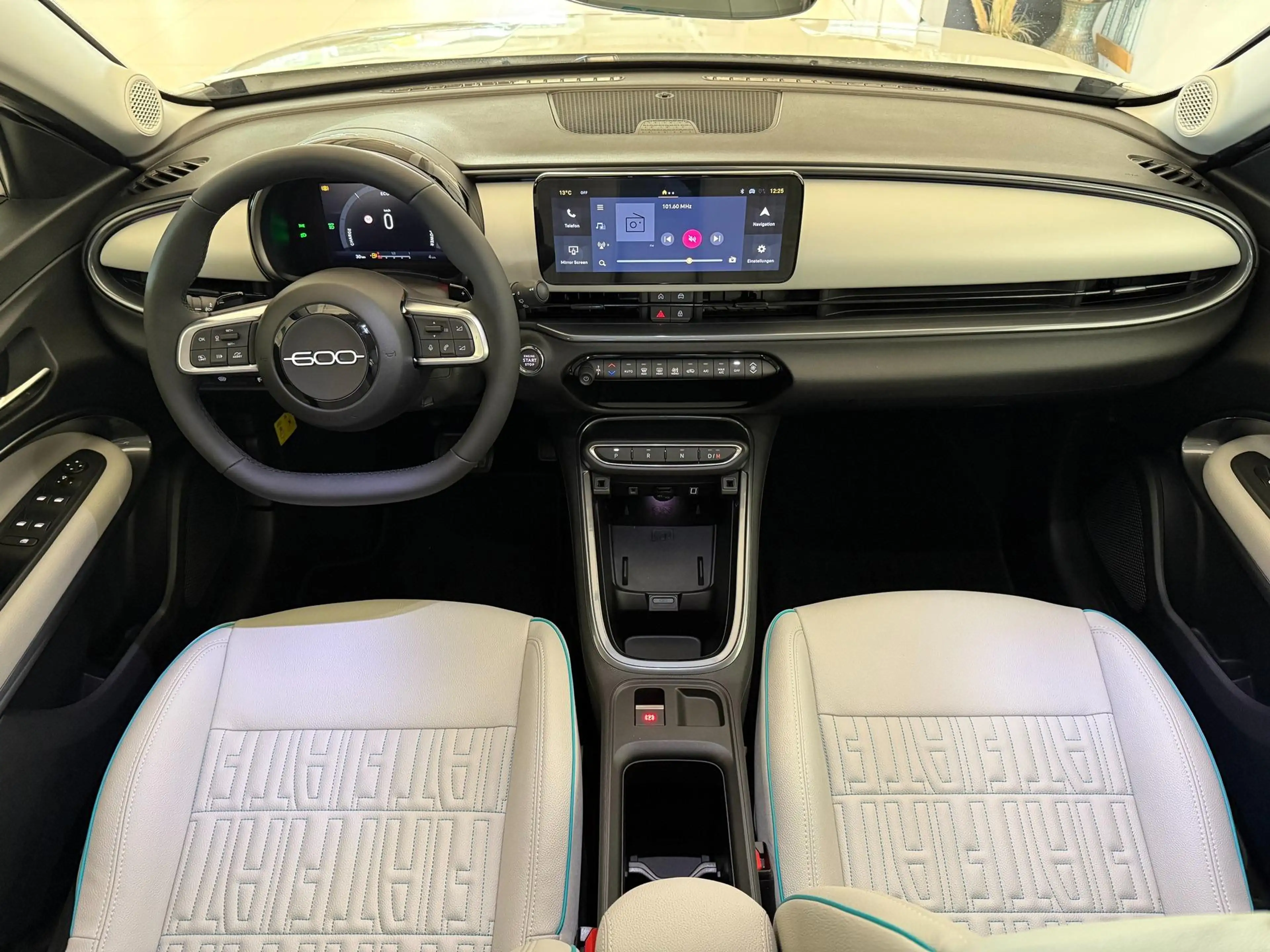 Fiat 600 La Prima Hybrid 1.2 T3 107 kW (145 PS) DCT Klim... — photo 10