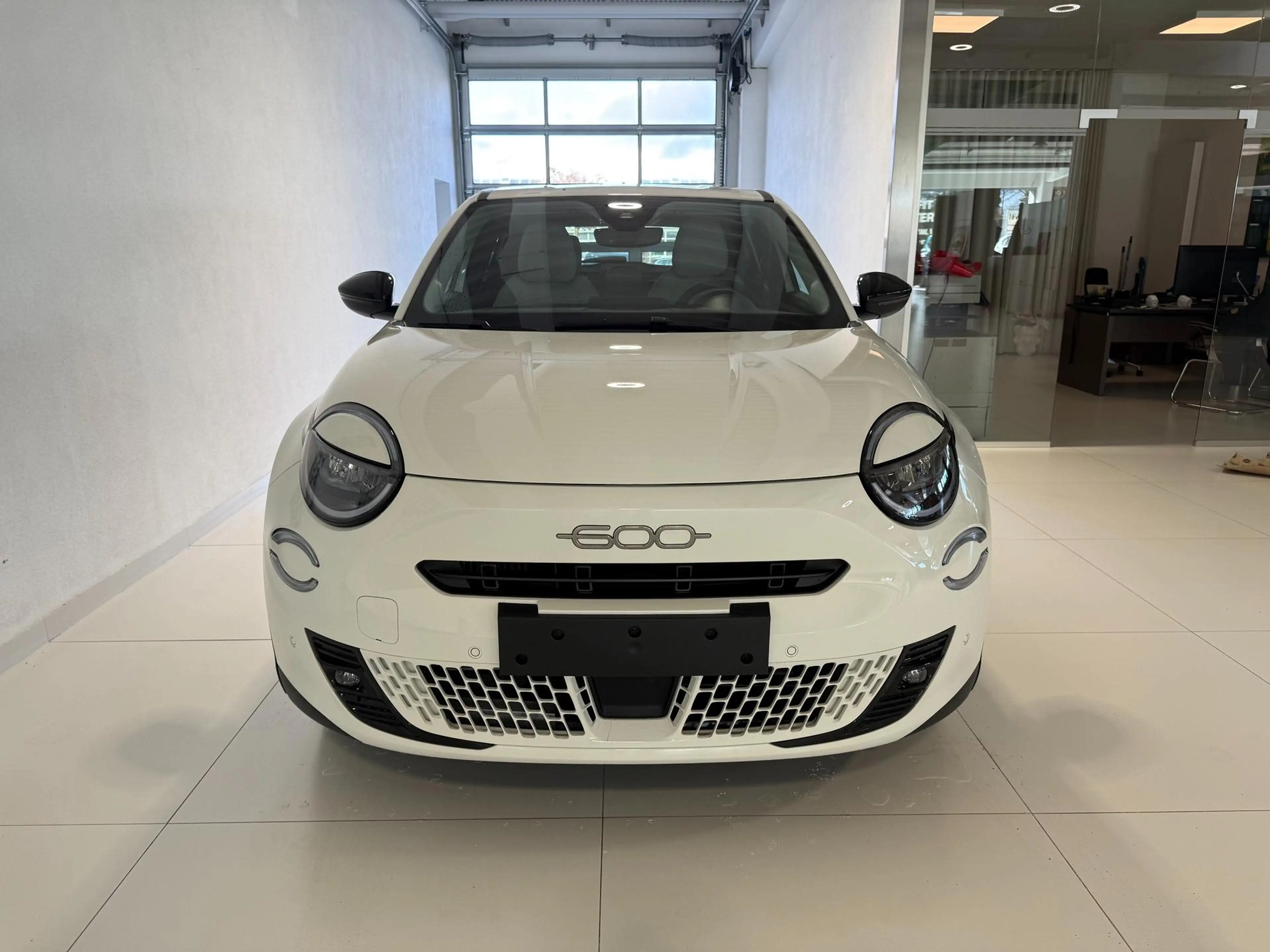 Fiat 600 La Prima Hybrid 1.2 T3 107 kW (145 PS) DCT Klim... — photo 2