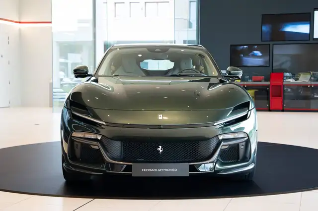 Ferrari Purosangue view 2