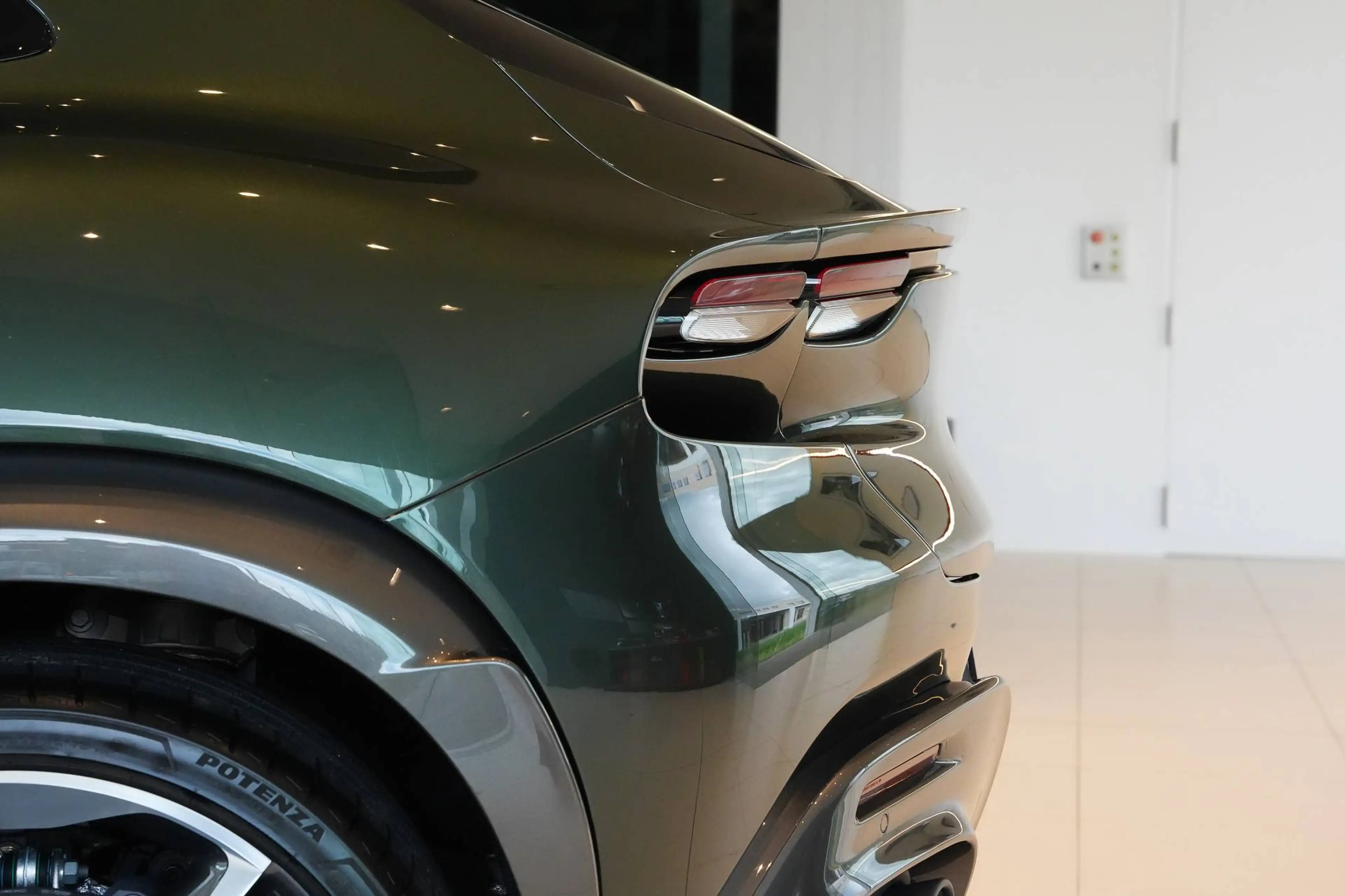 Ferrari Purosangue Verde Met | Panoramic Roof | VAT-car — photo 11