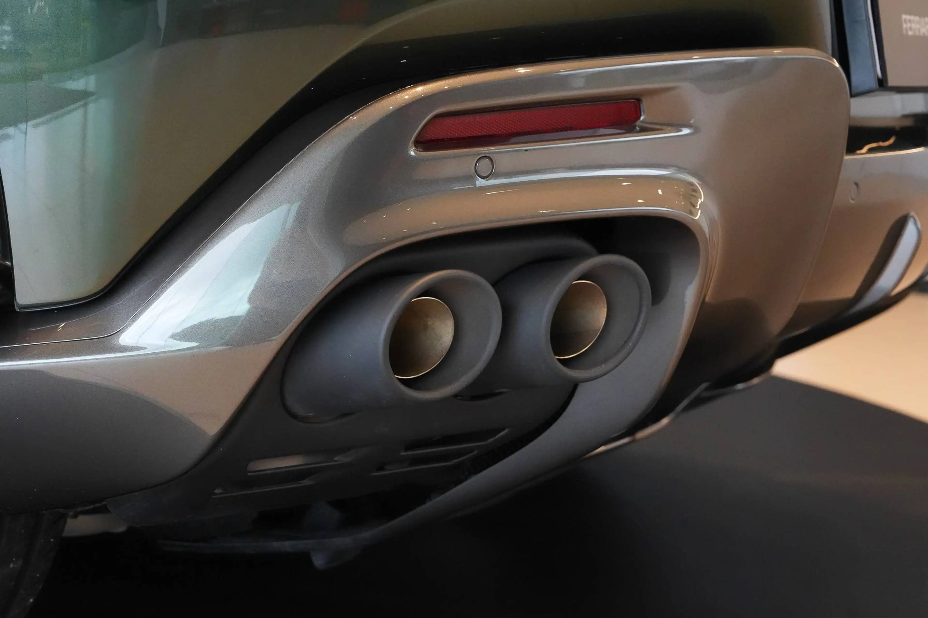 Ferrari Purosangue Verde Met | Panoramic Roof | VAT-car — photo 10