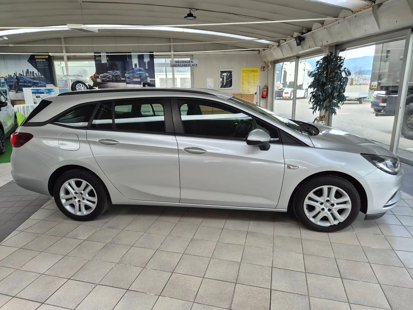 Opel Astra Astra ST 1,6 CDTI Ecotec Edition St./St. Edition Silber - 2