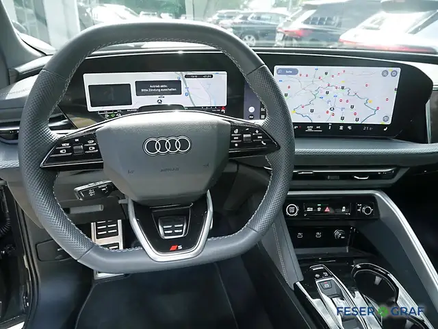 Audi Q5 view 4