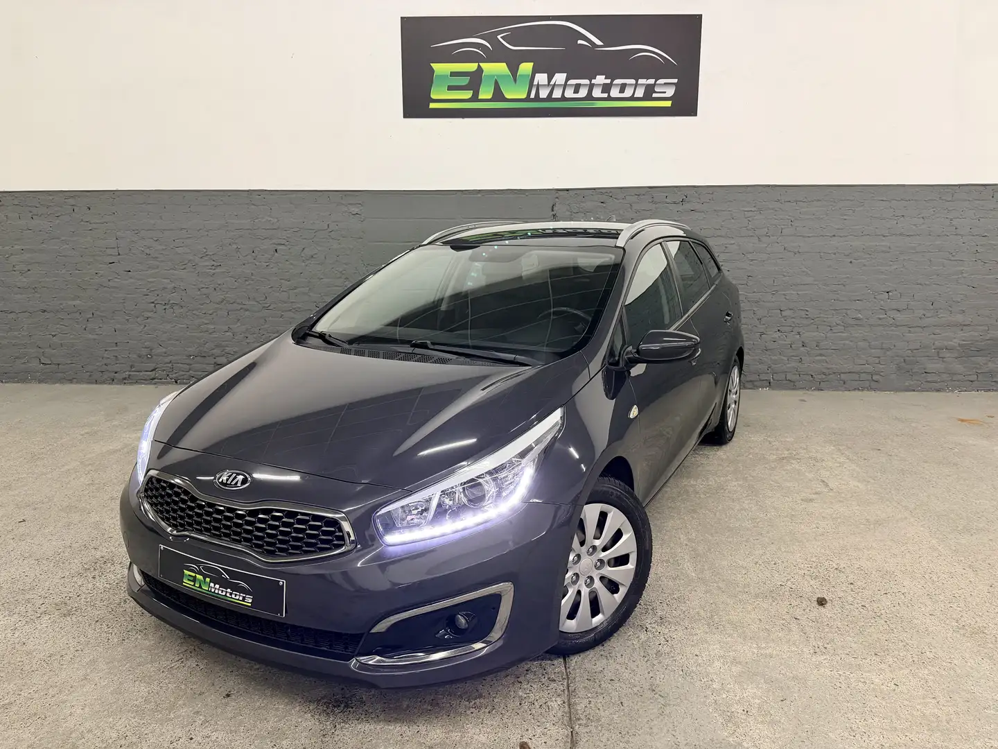 Kia Ceed SW / cee'd SW Cee'd SW 1.4i //APPLE CARPLAY//GPS//GARANTIE Gris - 1