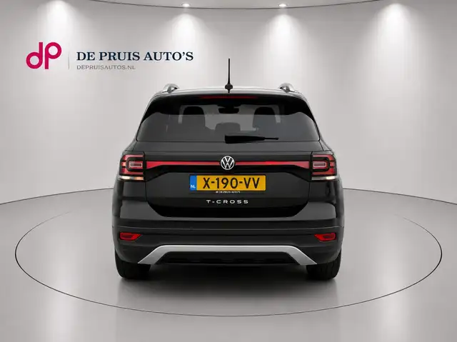 Volkswagen T-Cross view 11