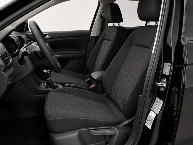 Volkswagen T-Cross view 4