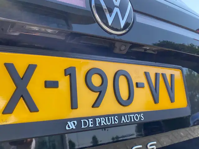 Volkswagen T-Cross view 13