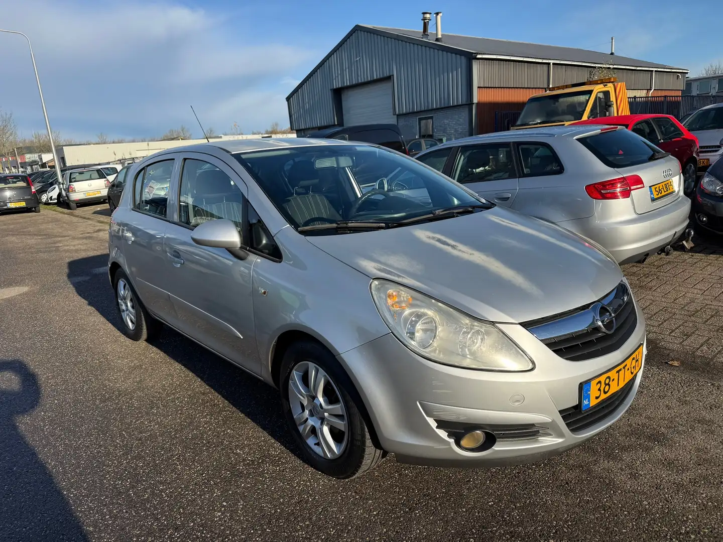 Opel Corsa 1.2-16V Enjoy Airco Bj:2007 NAP! Grijs - 2