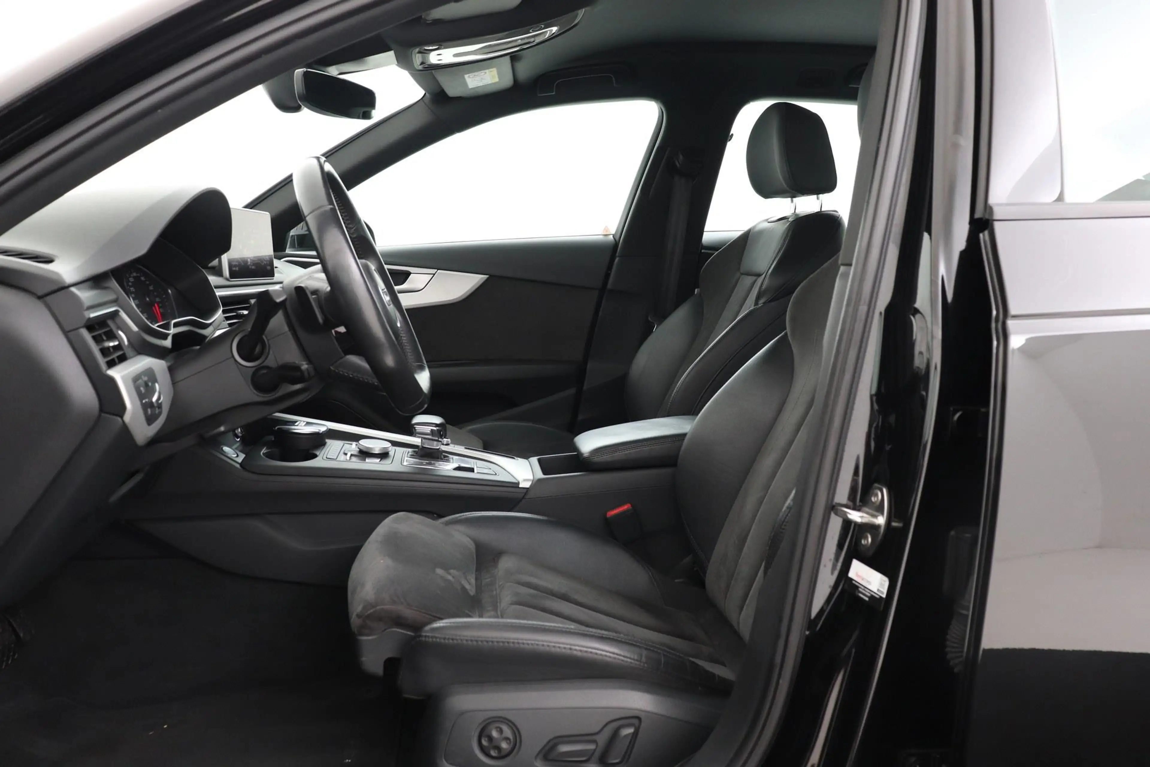 Audi A4 allroad quattro 45 TFSI MHEV Pro Line Plus | Camera | Navi — photo 3