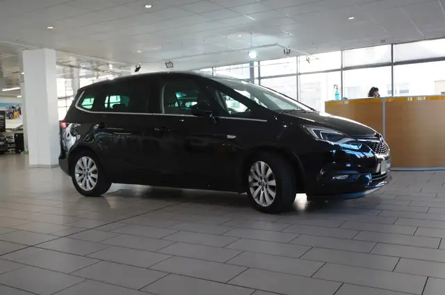 Opel Zafira view 7