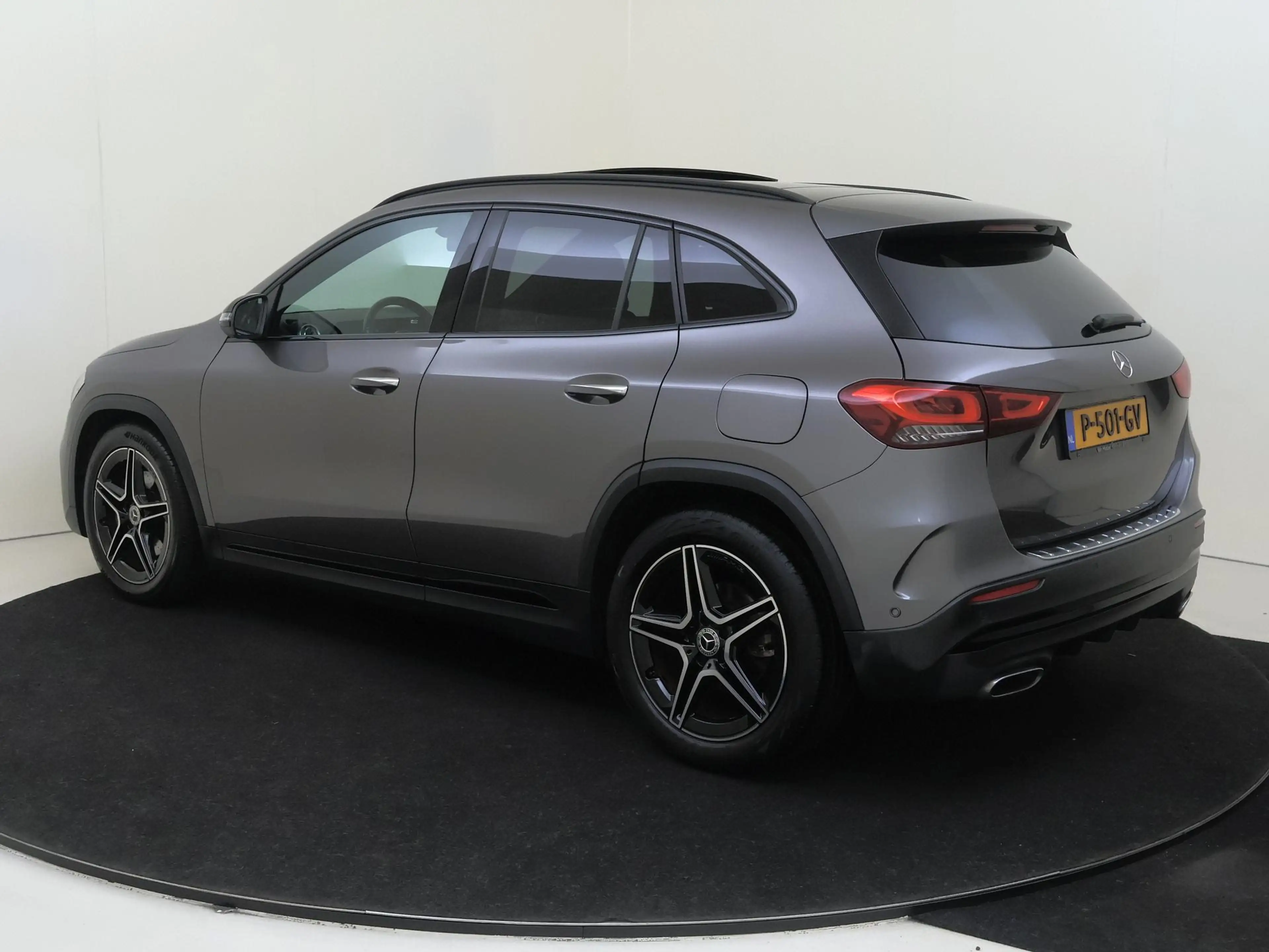 Mercedes-Benz GLA 180 Business Solution AMG / Panoramadak/ Sfeerverlicht — photo 3