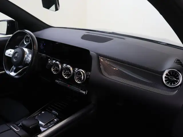 Mercedes-Benz Gla view 5