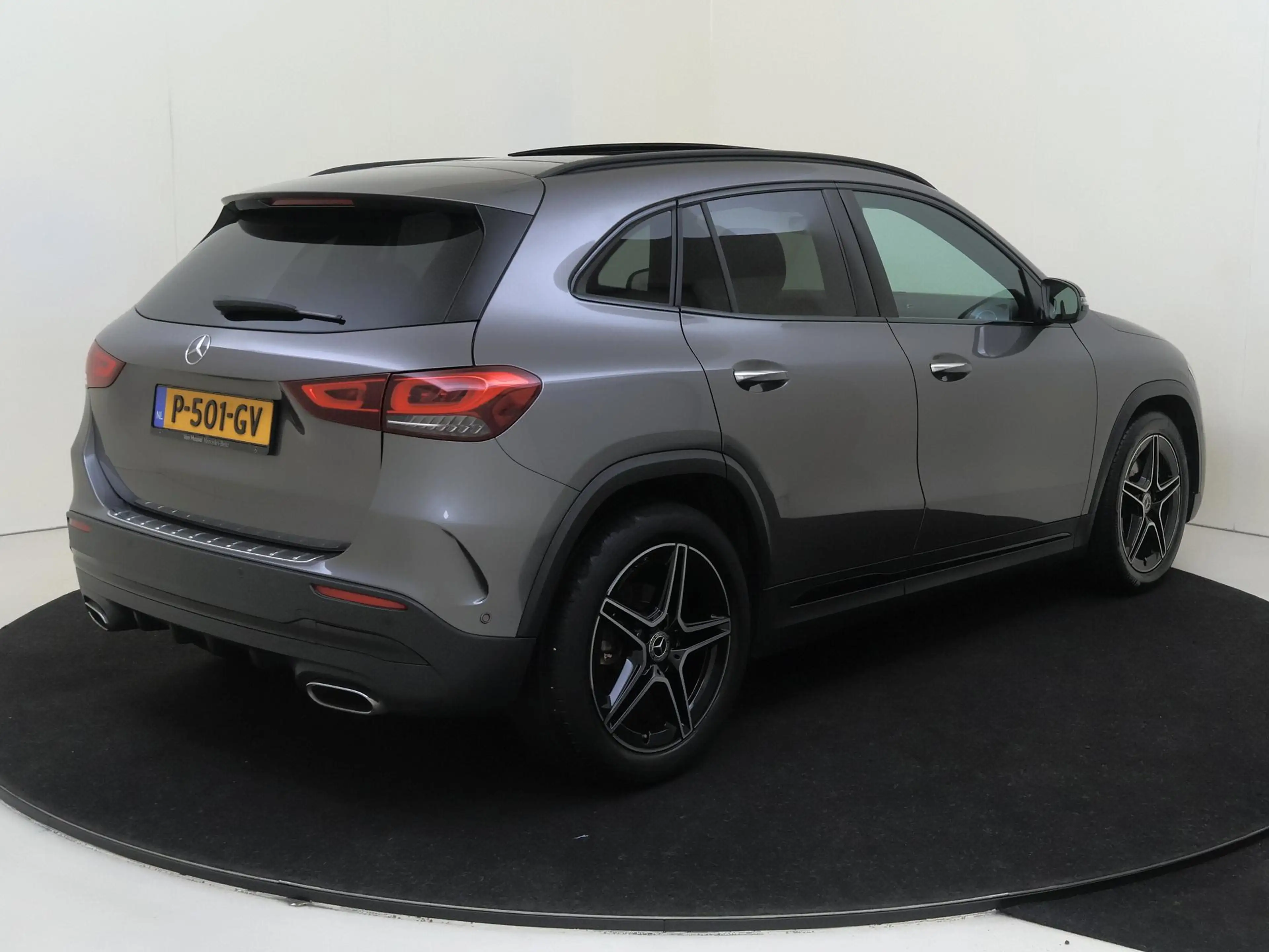 Mercedes-Benz GLA 180 Business Solution AMG / Panoramadak/ Sfeerverlicht — photo 4