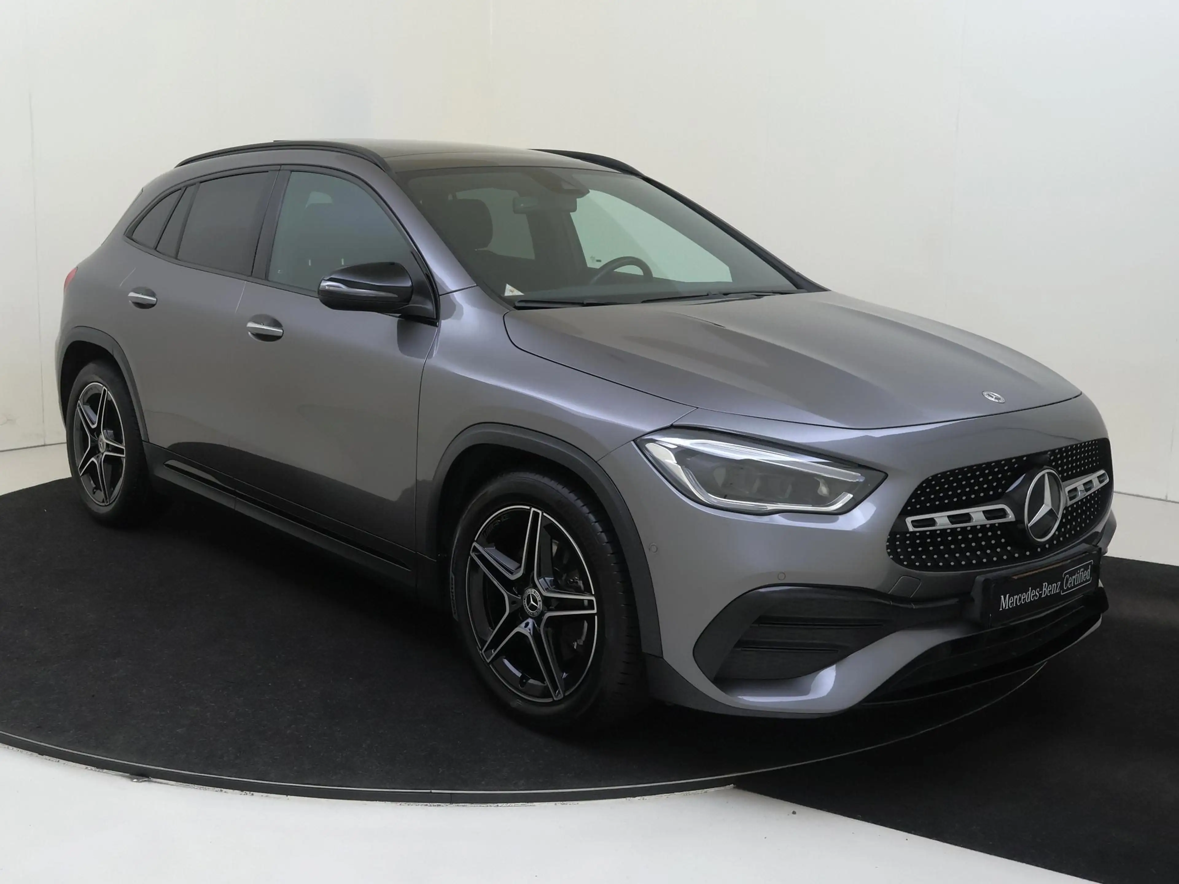 Mercedes-Benz GLA 180 Business Solution AMG / Panoramadak/ Sfeerverlicht — photo 2