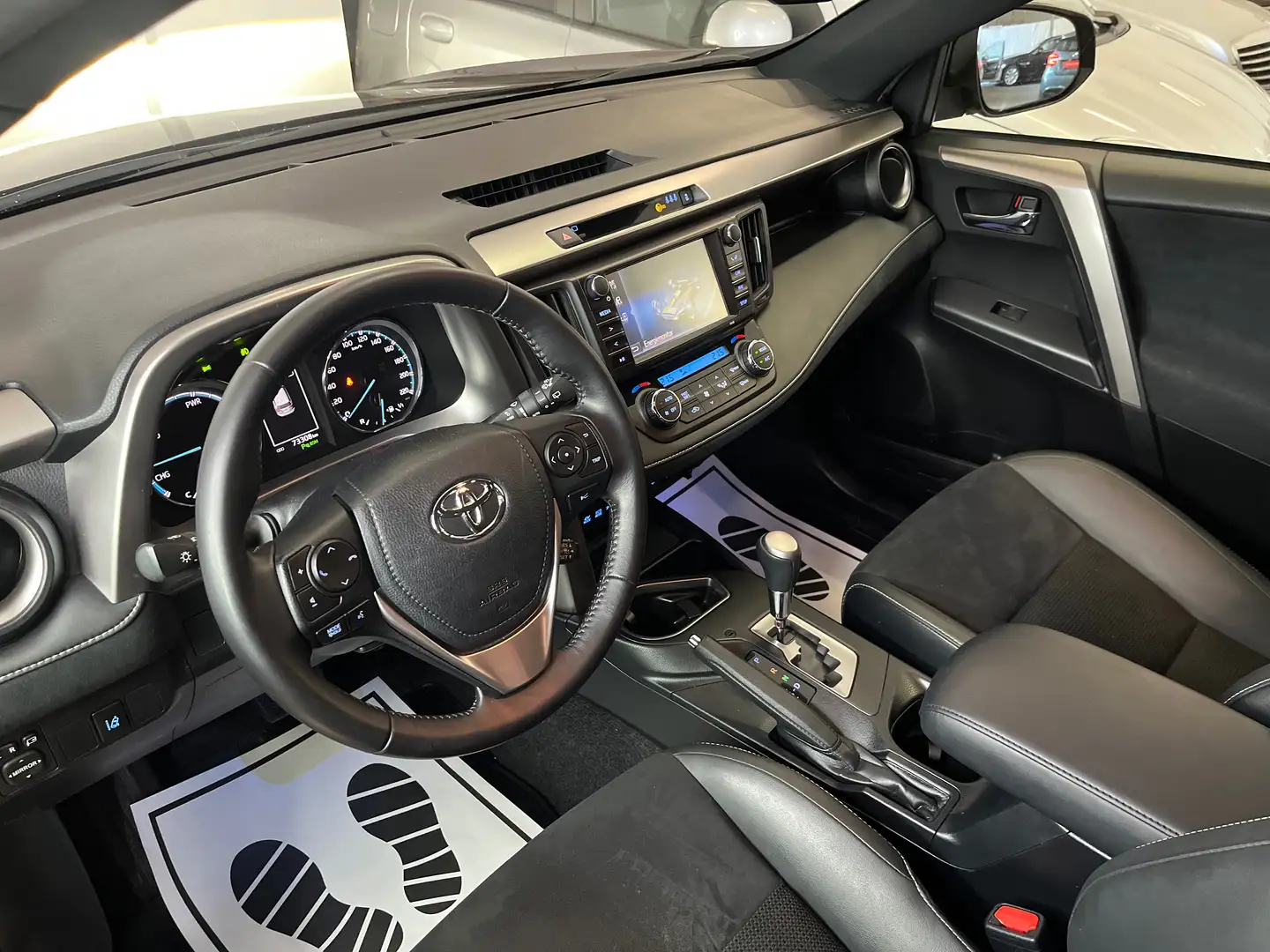 Toyota RAV 4 Hybrid Edition Rot - 2