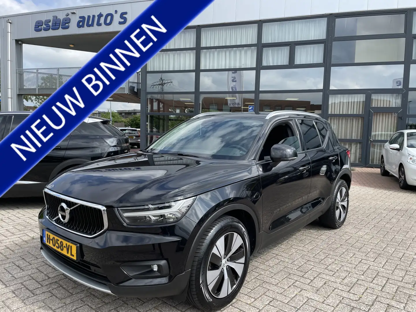 Volvo XC40 1.5 T5 Recharge 262 pk Momentum Pro Panoramadak Ca Noir - 1