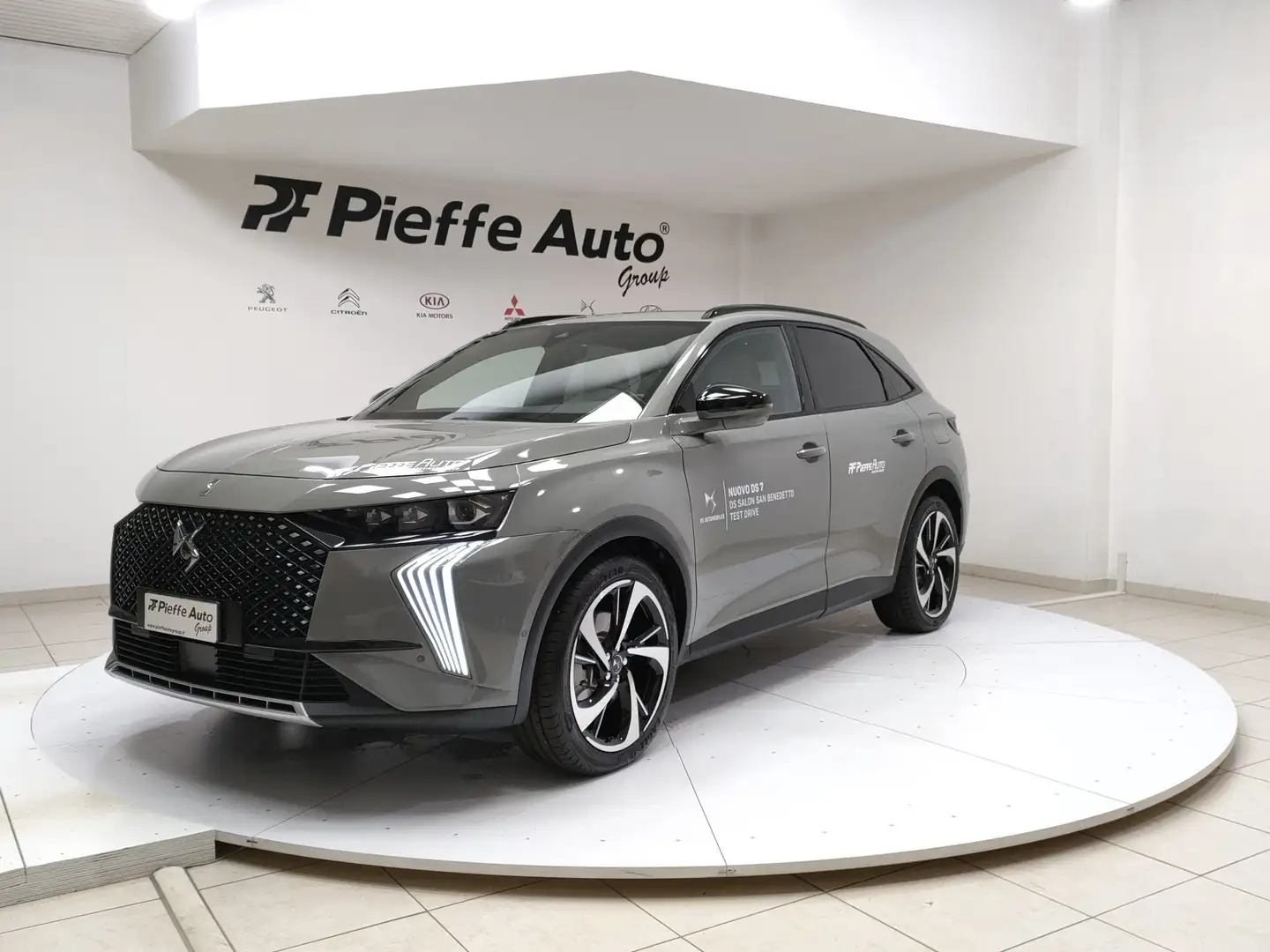 DS Automobiles DS 7 Crossback 7 OPERA E-TENSE 300 4X4 Grigio - 1