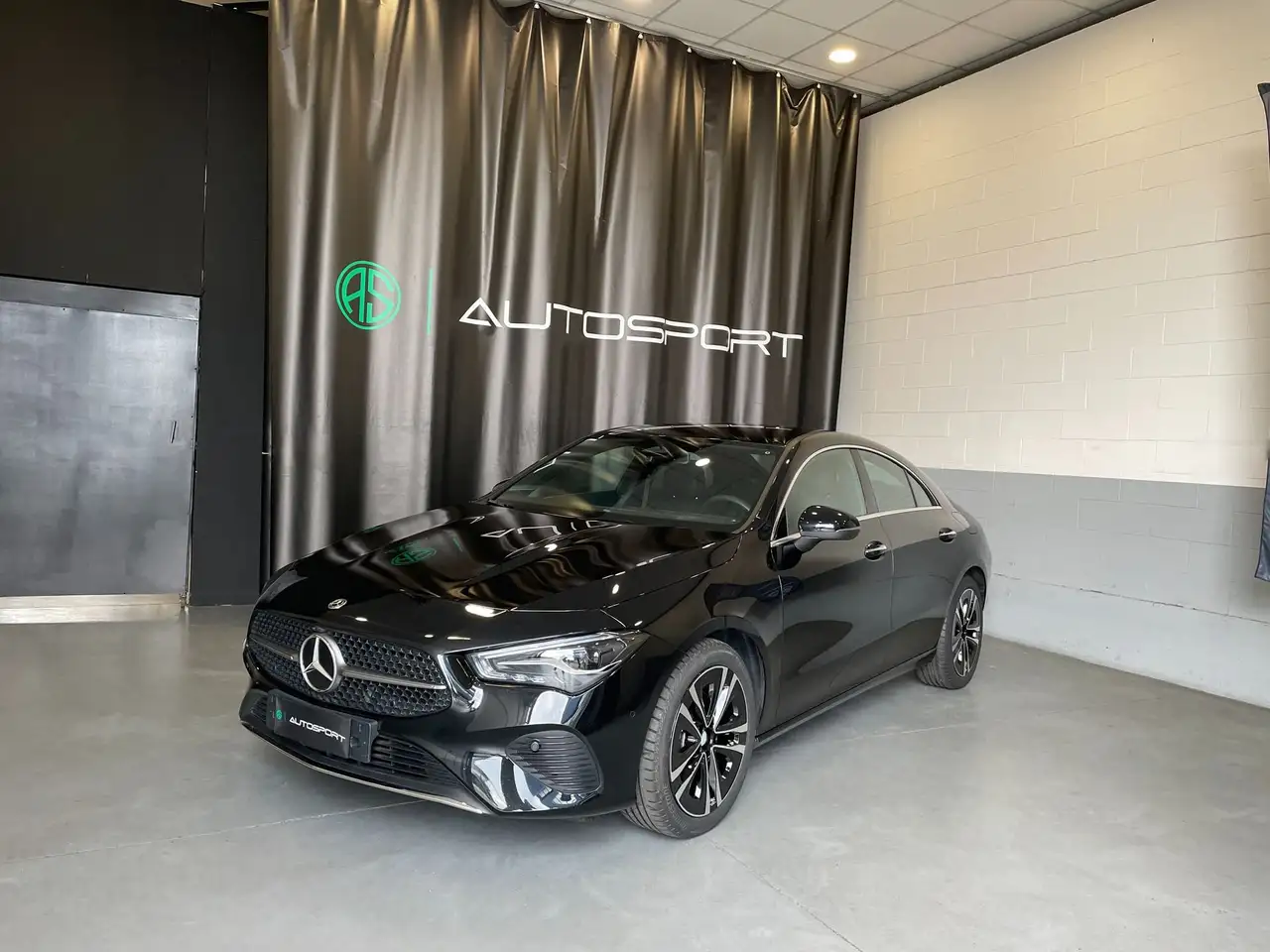 Mercedes-Benz CLA 180 CLA 180 Automatic Progressive Advanced 3