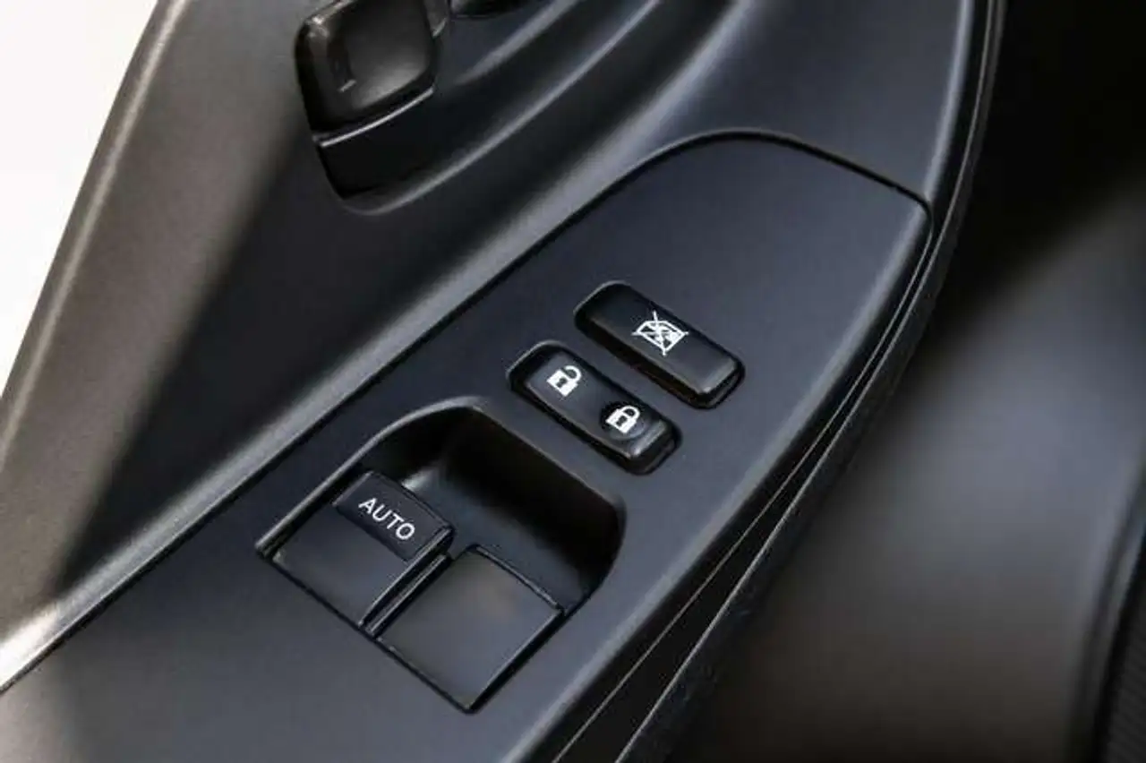 Toyota Yaris Yaris — photo 12