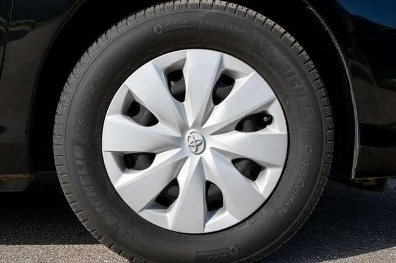 Toyota Yaris Yaris — photo 7