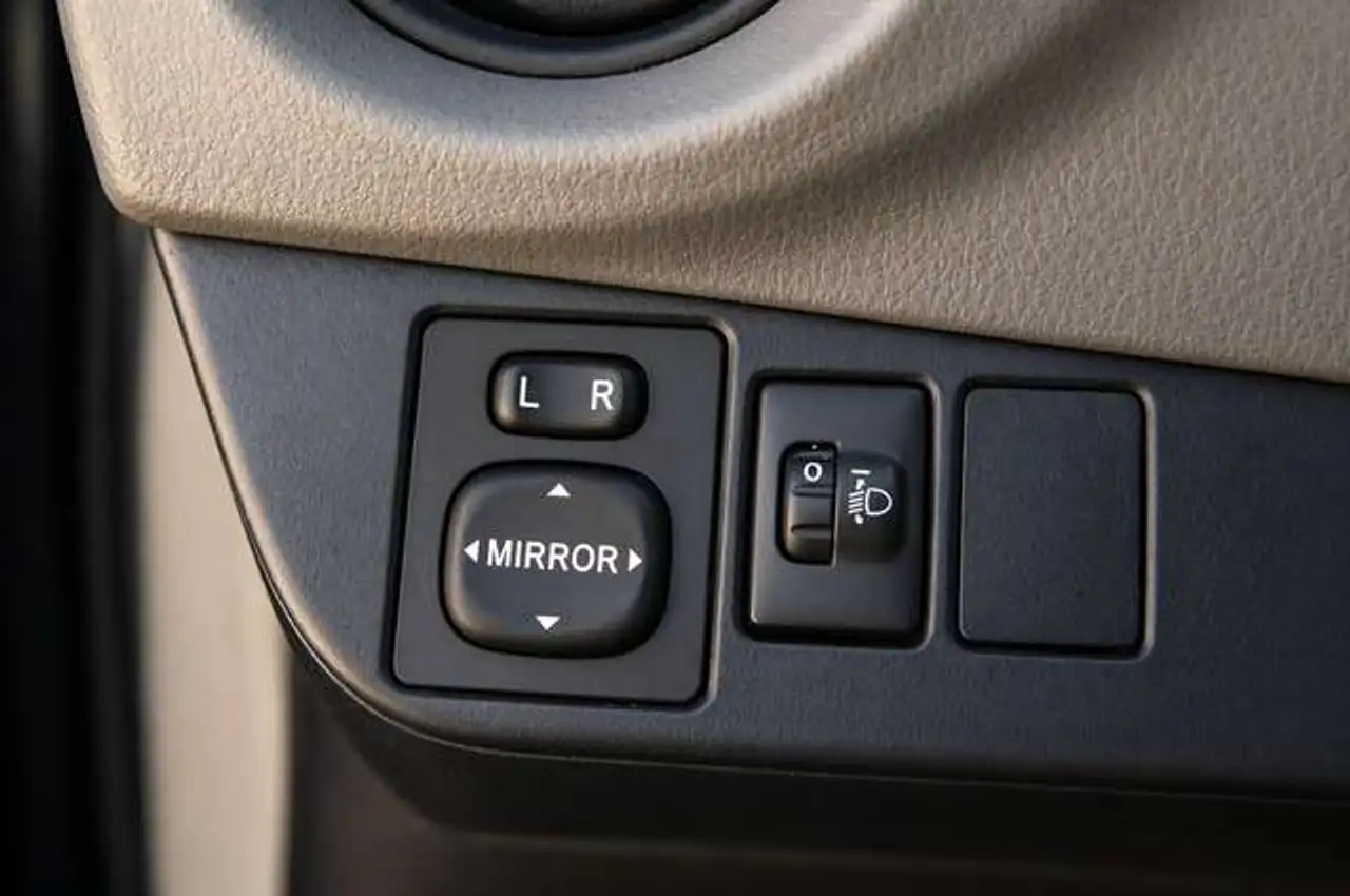 Toyota Yaris Yaris — photo 17