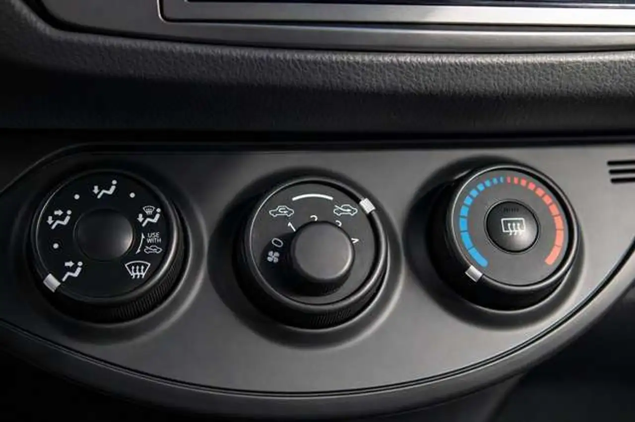 Toyota Yaris Yaris — photo 14
