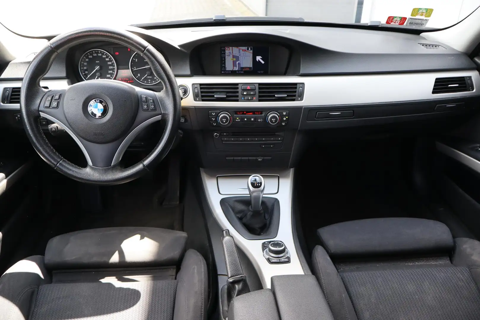 BMW 320 3-serie Touring 320i Business Line Afneembare Trek Grijs - 2