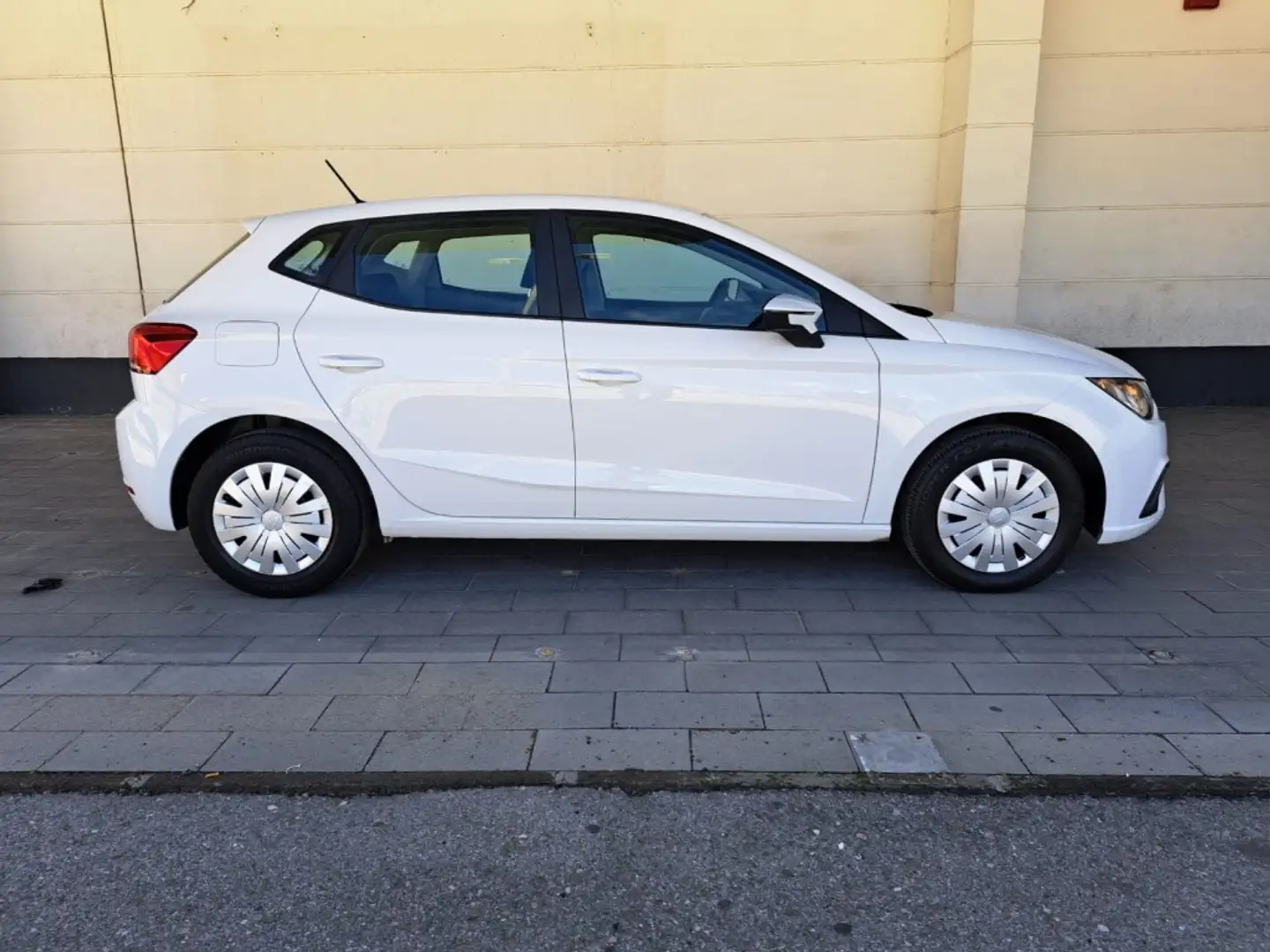 SEAT Ibiza 1.0 TSI S&S Reference 95 Blanco - 2