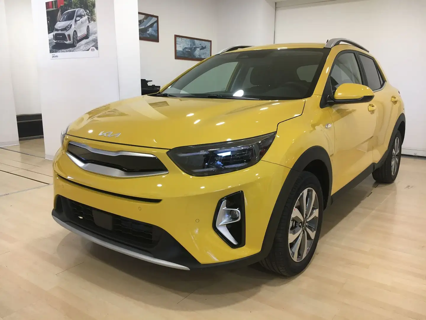 Kia Stonic 1.0 TGDI 100 CV STYLE MILD HYBRID Giallo - 1