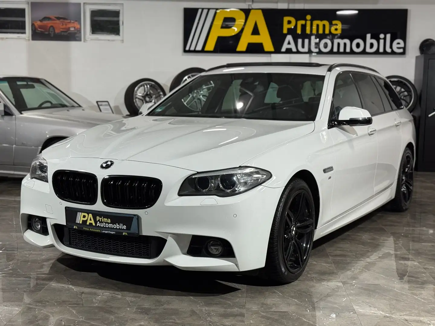 BMW 520 d xDrive Tour. M-Paket Shadow-Line HUD Pano Blanc - 1