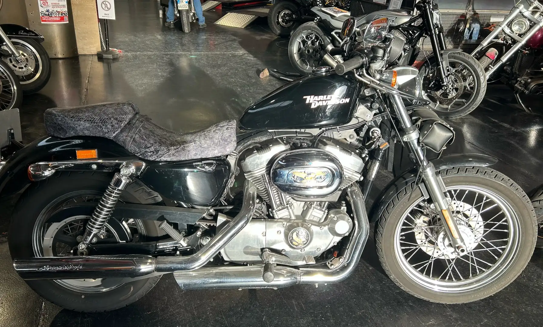 Harley-Davidson Sportster 883 Fekete - 1
