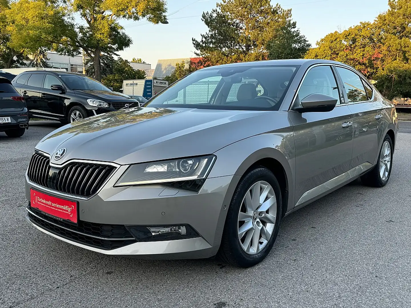 Skoda Superb 2,0 TDI Style DSG / NAVI / LED / AHK / Bej - 1