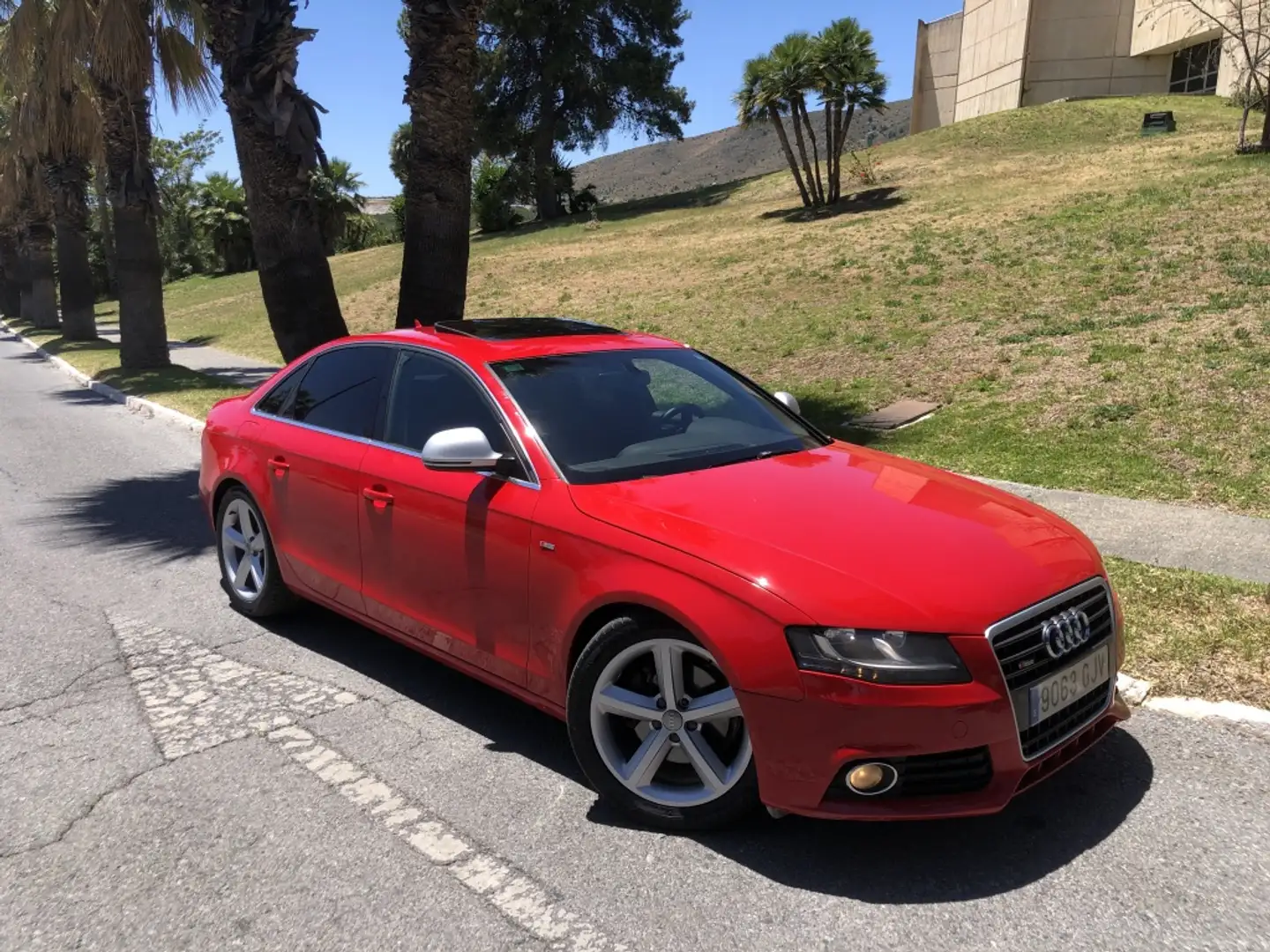 Audi A4 2.0TDI DPF Rood - 2