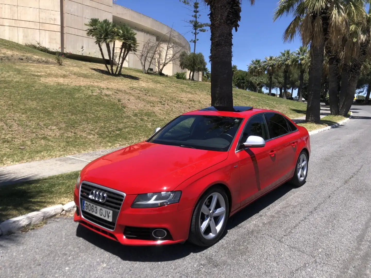 Audi A4 2.0TDI DPF Rood - 1