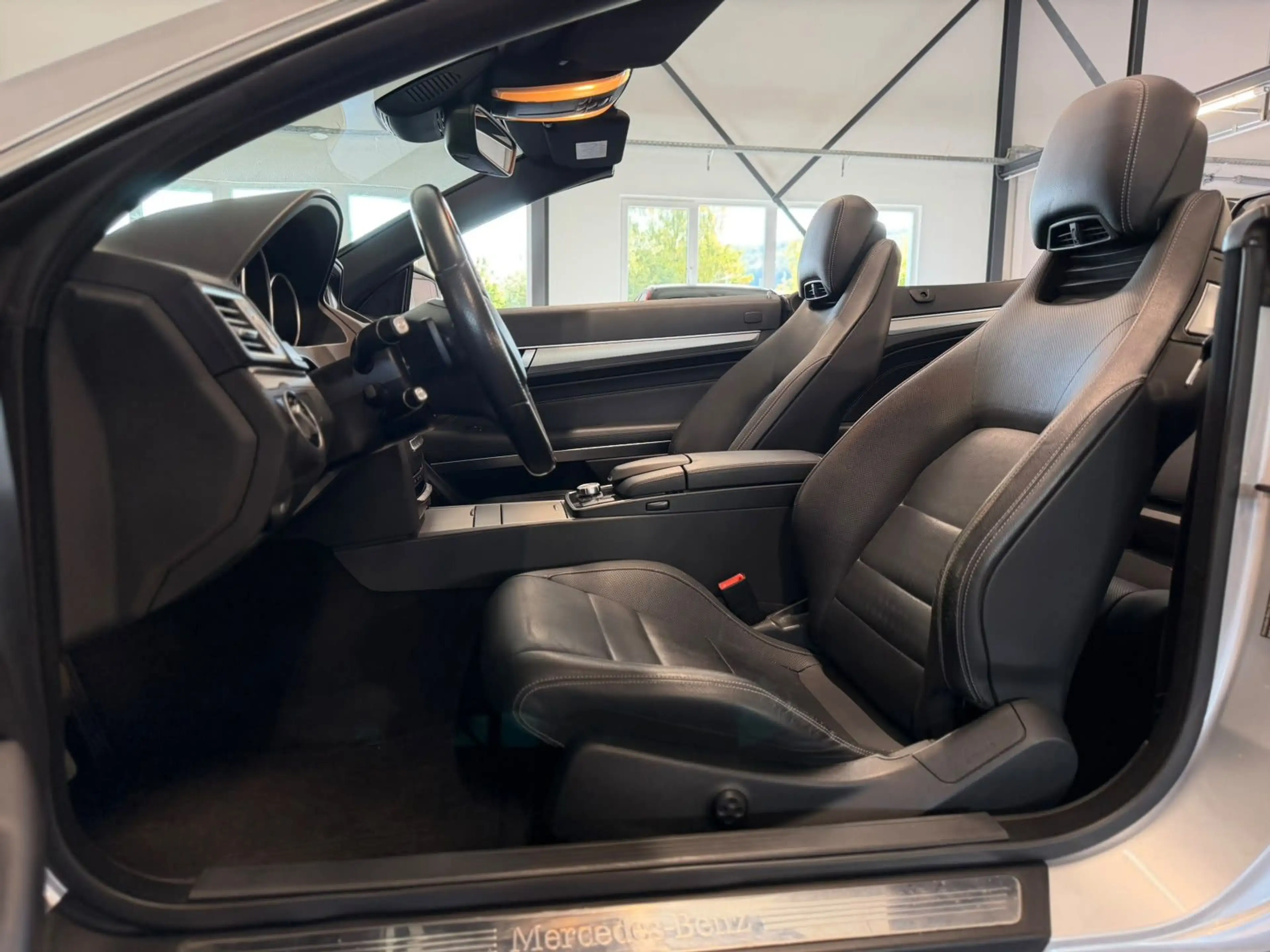 Mercedes-Benz E 250 INTEL-LED+MEMO+COMAND+SITZ-BELÜ+TEMP+ — photo 8