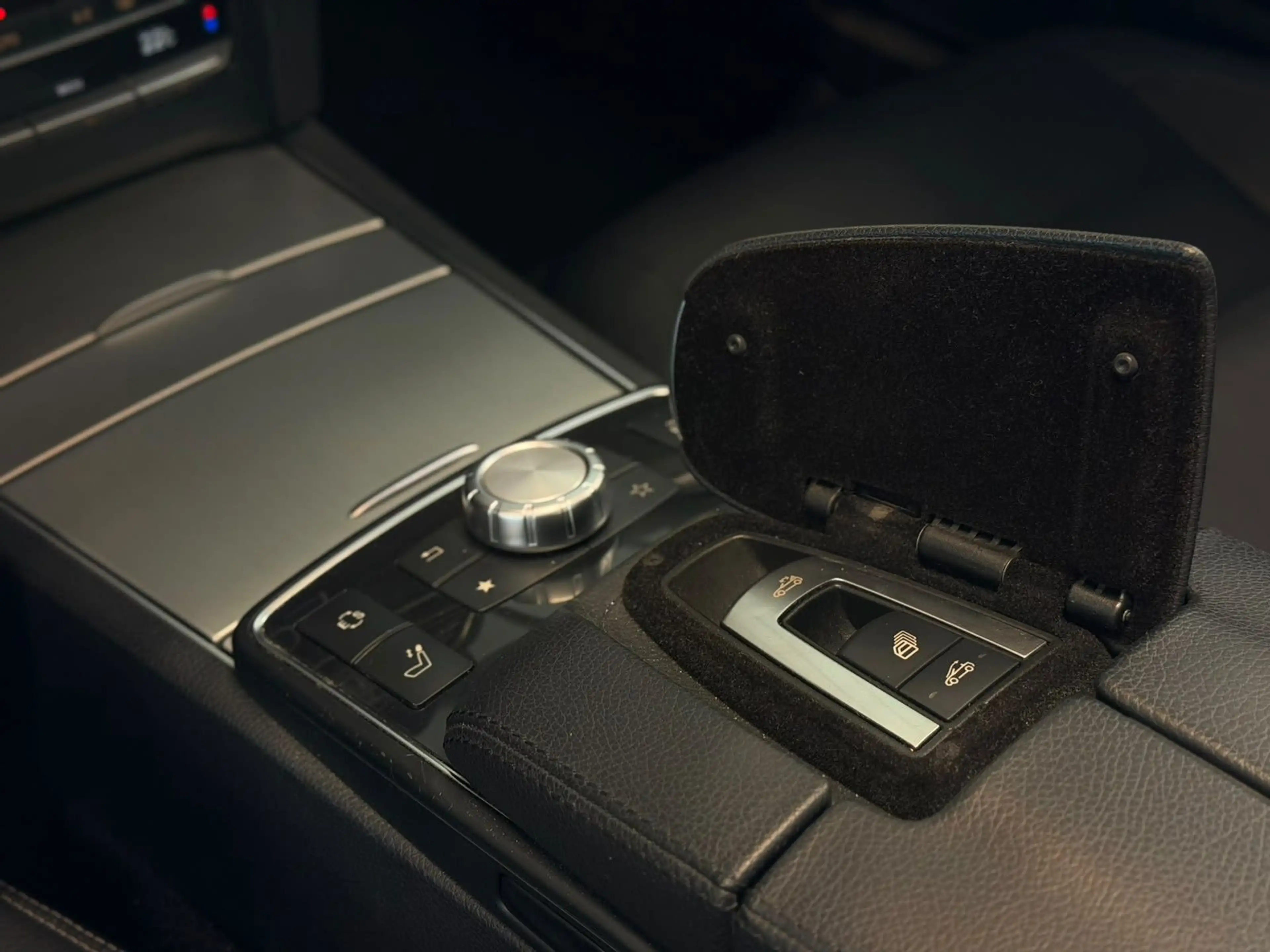 Mercedes-Benz E 250 INTEL-LED+MEMO+COMAND+SITZ-BELÜ+TEMP+ — photo 14
