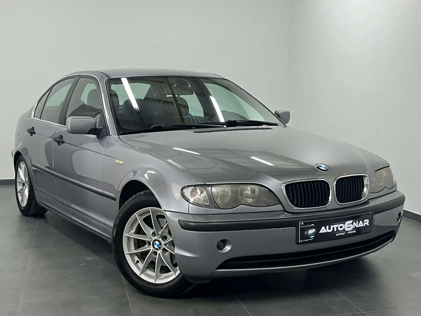 BMW 318 318 d - Airco - Cuir - Ctok Gris - 1