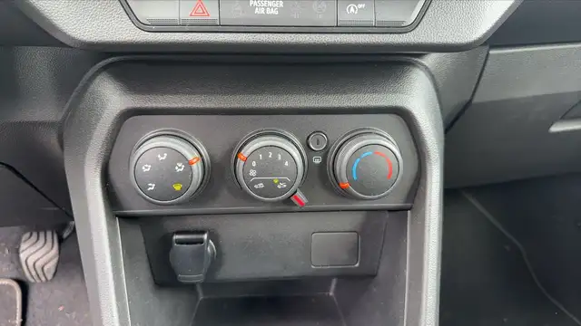 Dacia Sandero view 13