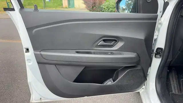 Dacia Sandero view 7