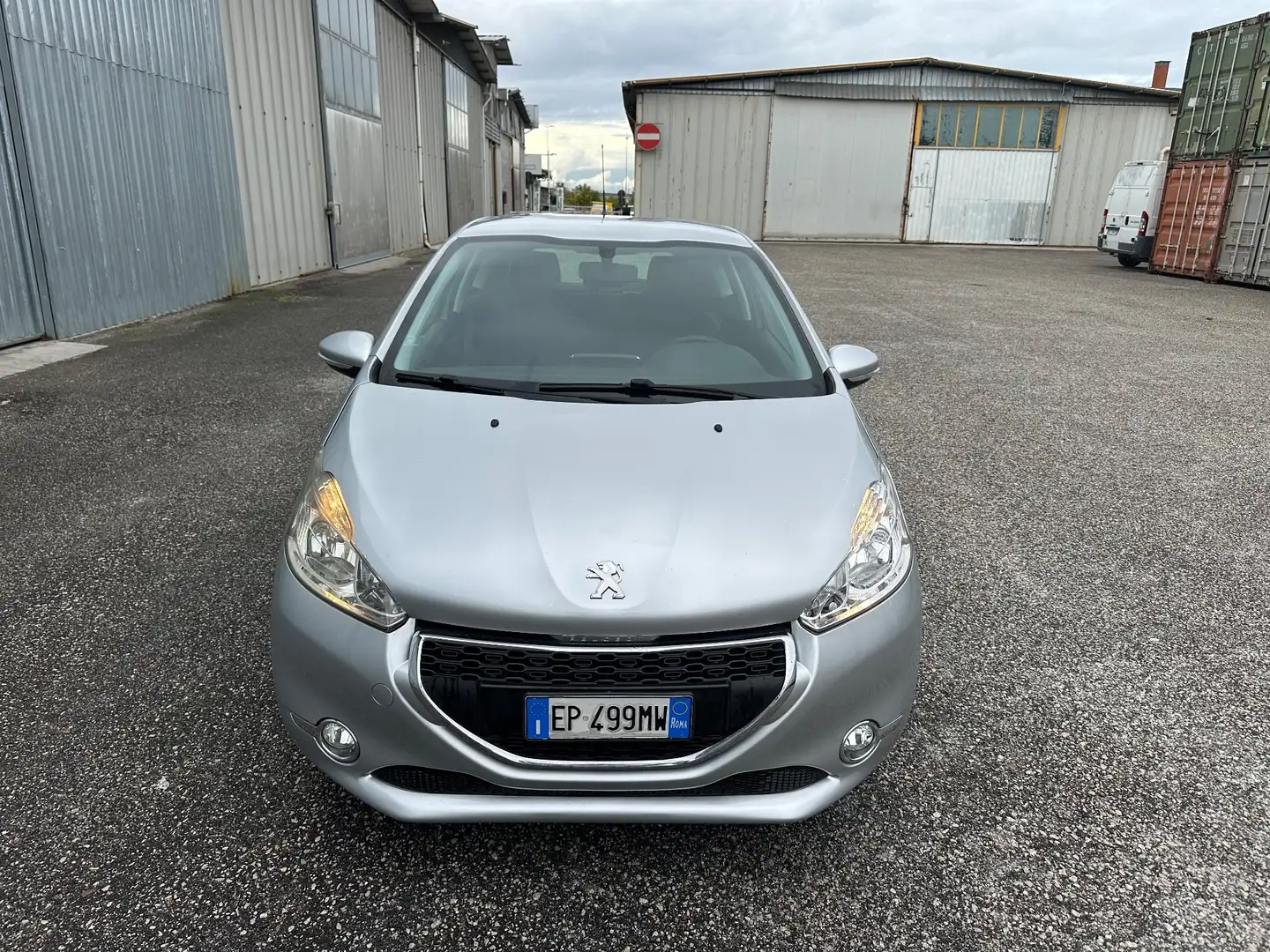 Peugeot 208 1.4 HDi 68 CV 3 porte Allure Grigio - 2
