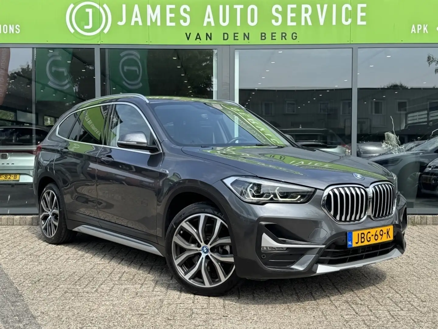 BMW X1 xDrive25e eDr. Ed. Grijs - 2