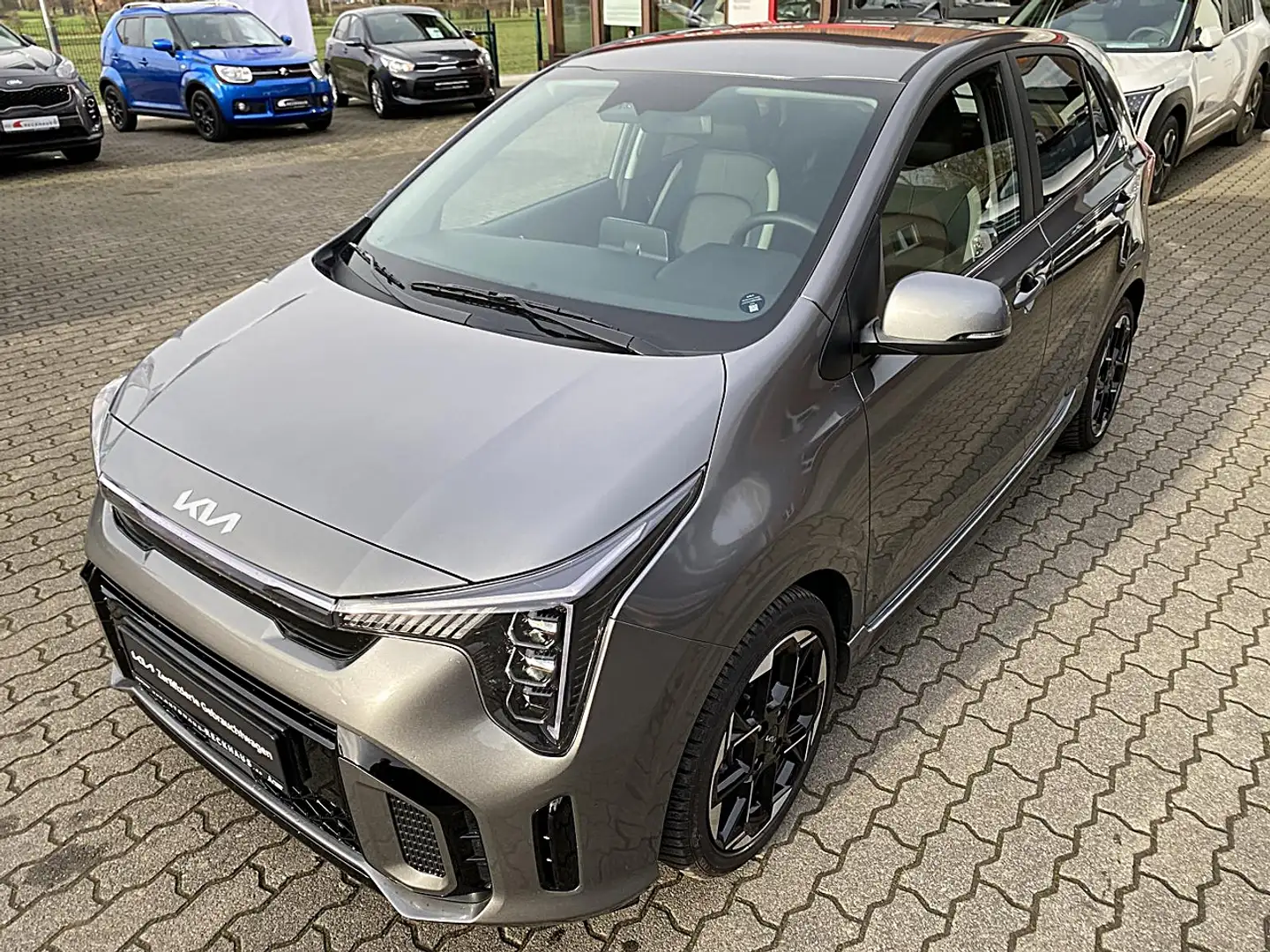 Kia Picanto 1.2 Automatik GT-LINE Allwetterreifen Klima Navi Grau - 2