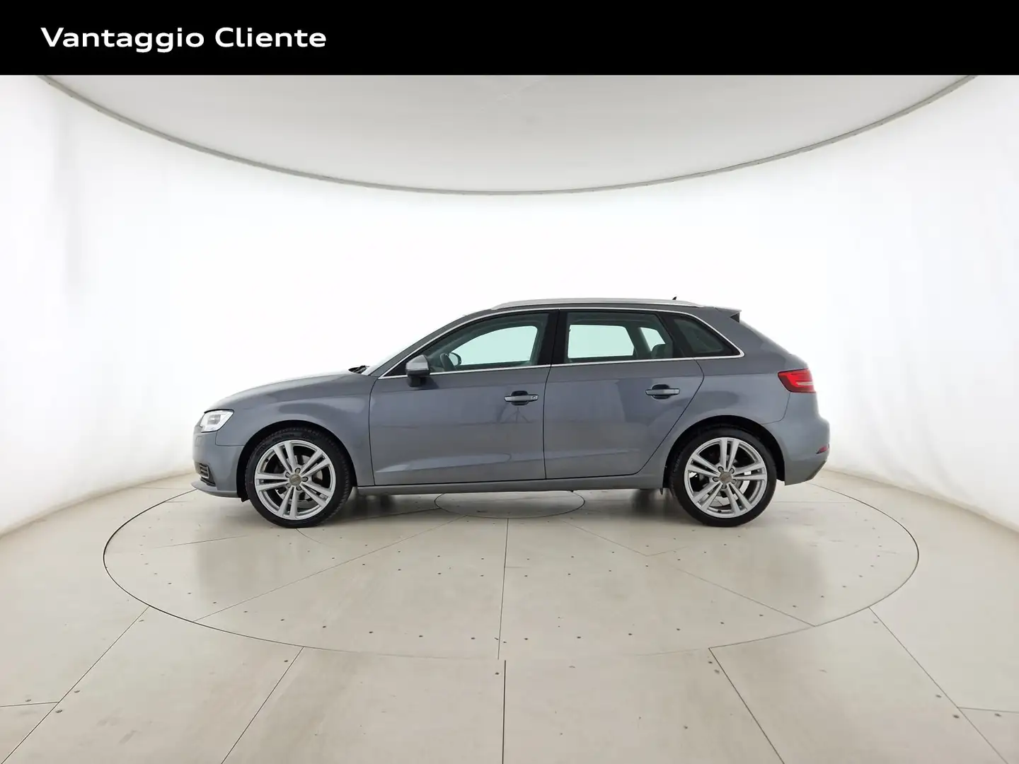Audi A3 sportback 30 1.6 tdi design 116cv s-tronic Grigio - 2