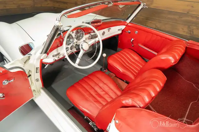 Mercedes-Benz 190 view 2